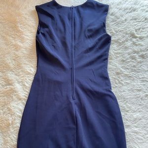 I’m selling this beautiful dress because it doesn’t fit me.